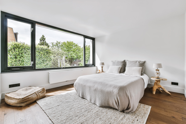 large bedroom window600x400